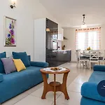 شقة Family Friendly Seaside Apartments Kanica, Rogoznica - 4269 Ražanj