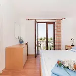 Family Friendly Seaside Apartments Kanica, Rogoznica - 4269 Ražanj