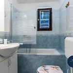 Family Friendly Seaside Apartments Kanica, Rogoznica - 4269 شقة
