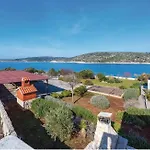 Family Friendly Seaside Kanica, Rogoznica - 4269 아파트 *