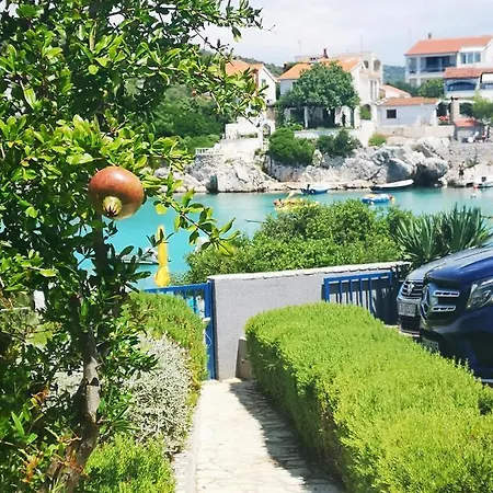 Family Friendly Seaside Apartments Kanica, Rogoznica - 4269 * Razanj
