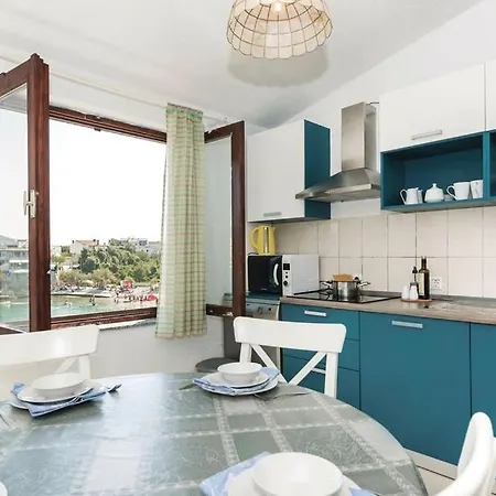 Family Friendly Seaside Apartments Kanica, Rogoznica - 4269 * Razanj