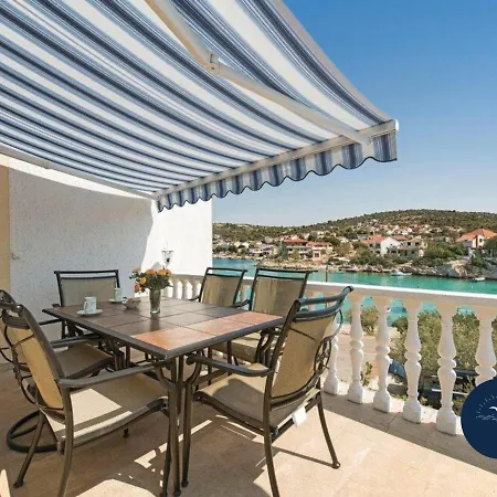 Apartament Family Friendly Seaside Kanica, Rogoznica - 4269 Ražanj