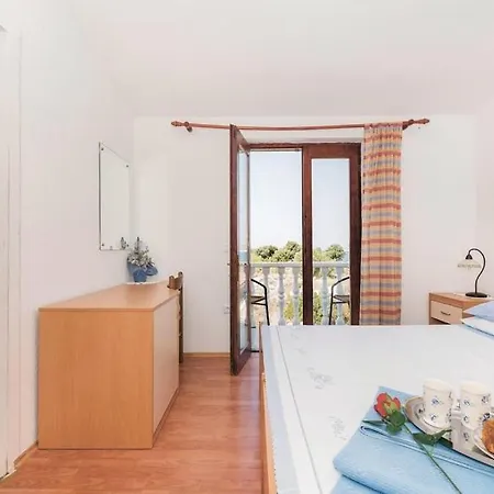 Family Friendly Seaside Apartments Kanica, Rogoznica - 4269 Razanj