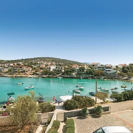 Family Friendly Seaside Apartments Kanica, Rogoznica - 4269 Apartment