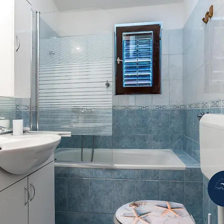Family Friendly Seaside Kanica, Rogoznica - 4269 Apartament